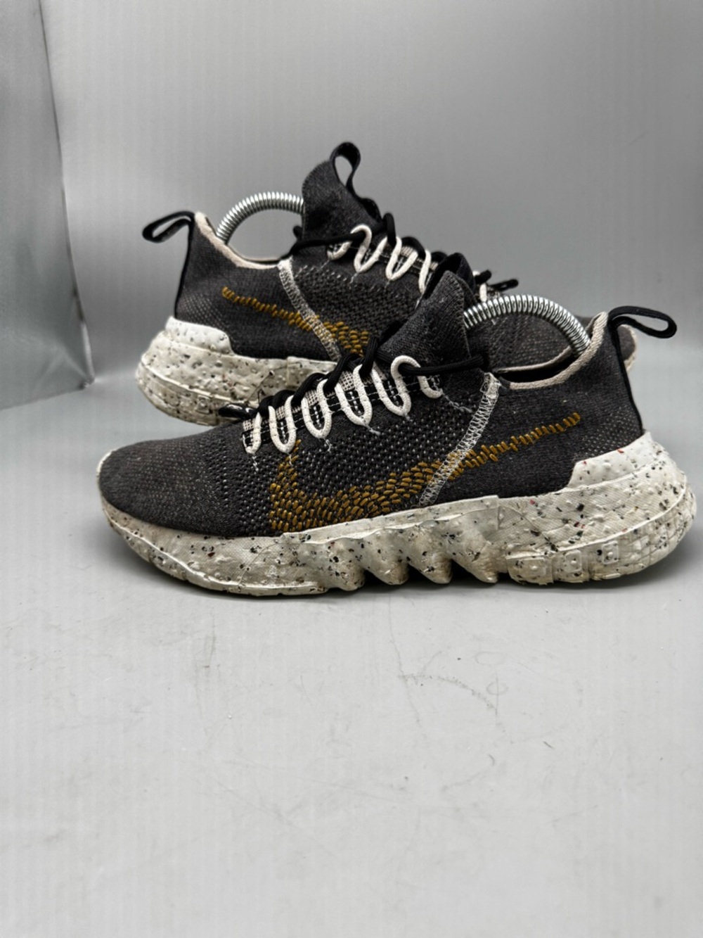 Size 9 - Nike Space Hippie 01 Black Wheat Cz6148-002 / Knit Low Top Men’s Shoes